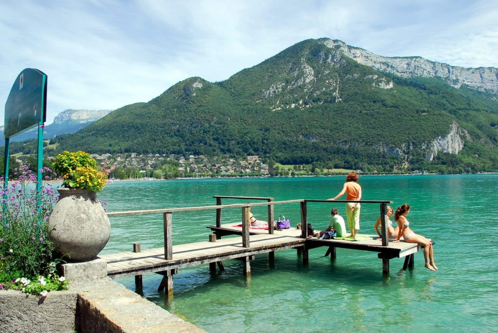 Learn French and Watersports - Lake Annecy