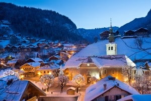 Morzine at Night: French and Ski Courses
